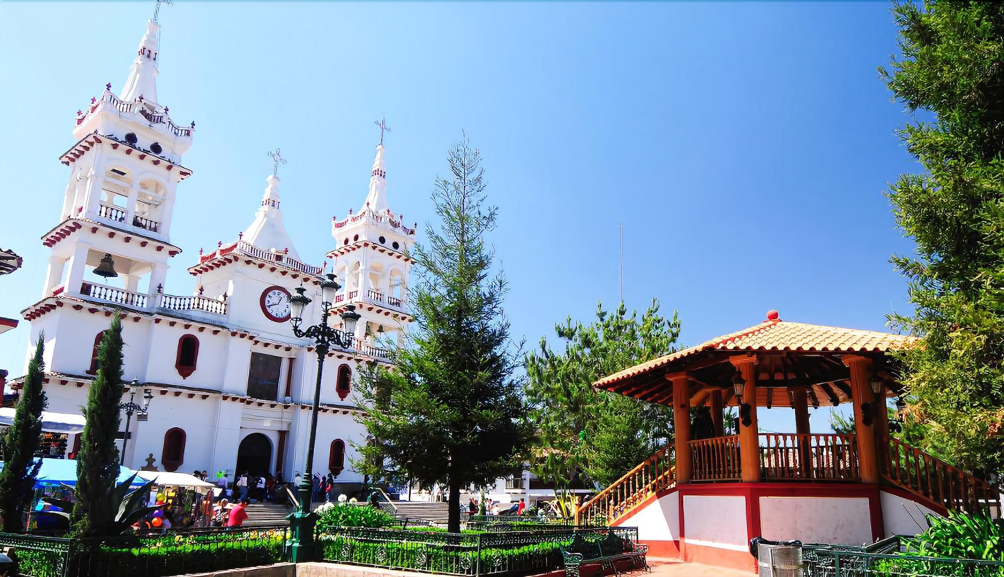 Hotel Cabana Los Ruisenores Mazamitla Exterior photo